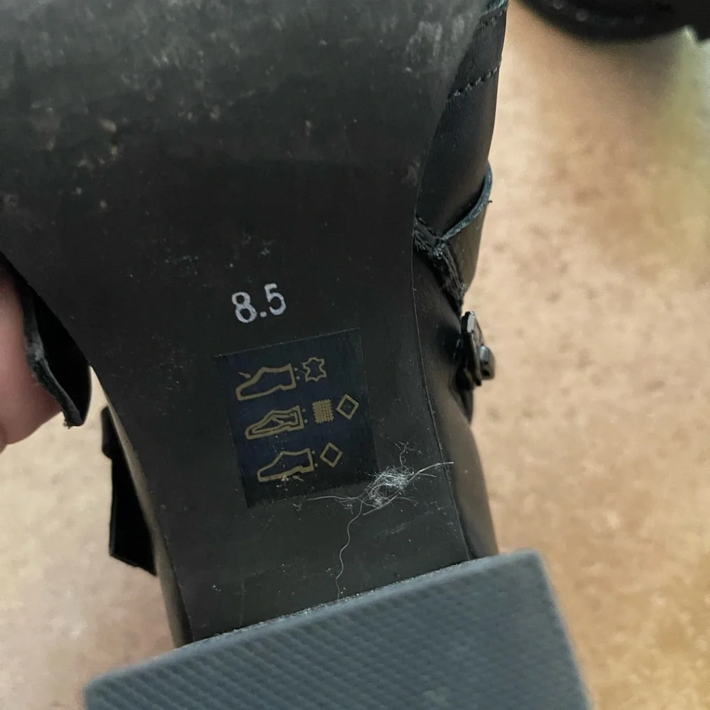 Steve Madden Heeled Studded Beaded Buckle Bootie “Humble” Sz 8.5 - Picture 6 of 6